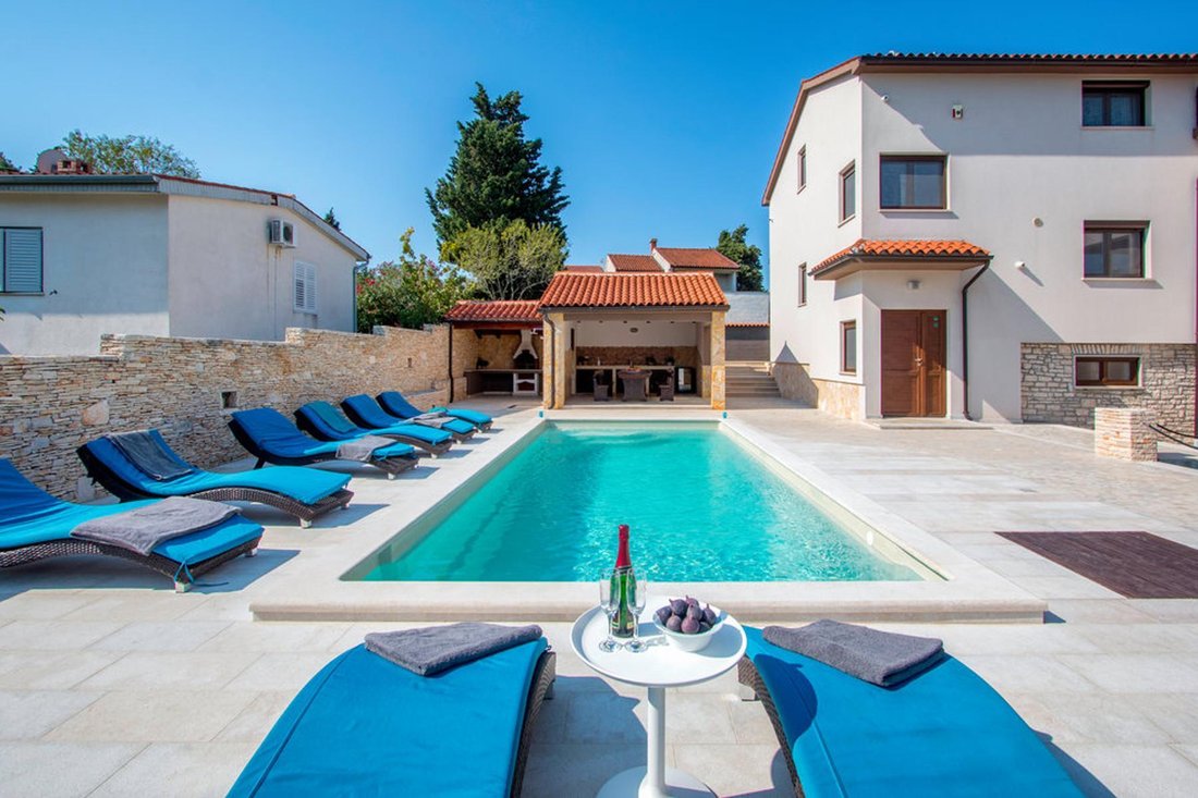Villa in Medulin, Istria County, Croatia 2 - 15351947