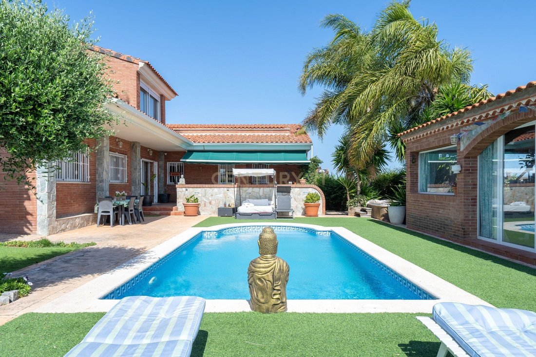 Villa in Els Pallaresos, Catalonia, Spain 1 - 14333263