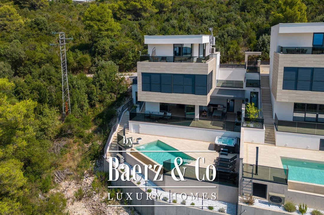 Villa in Komarna, Dubrovnik-Neretva County, Croatia 2 - 15354027