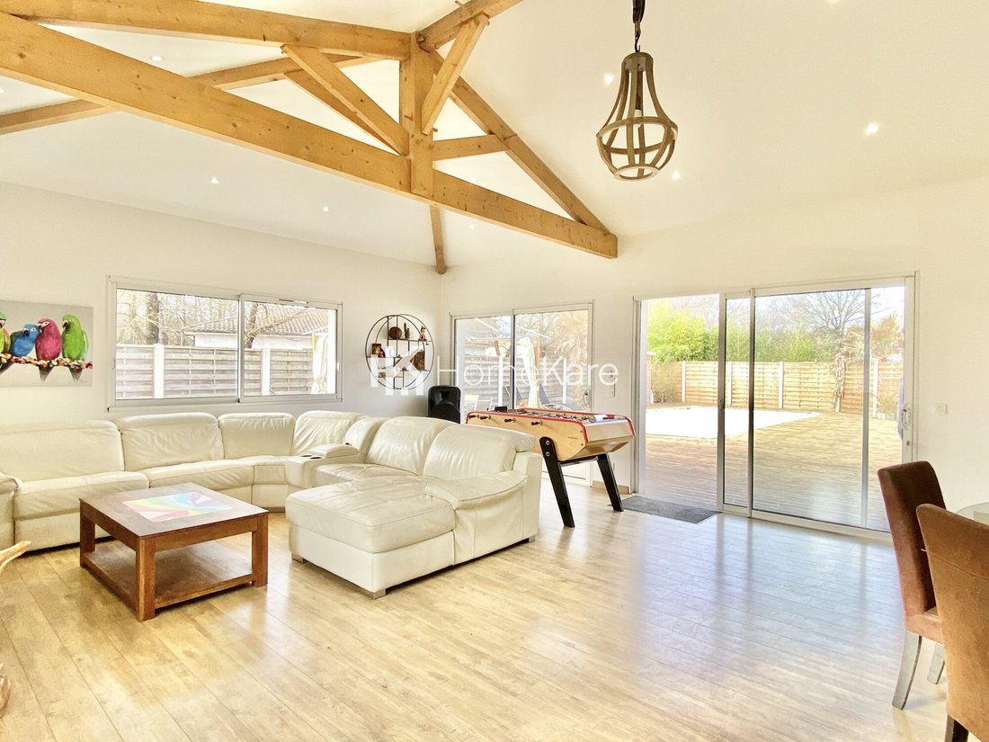 Le Teich Individuelle In Le Teich, Nouvelle Aquitaine, France For Sale