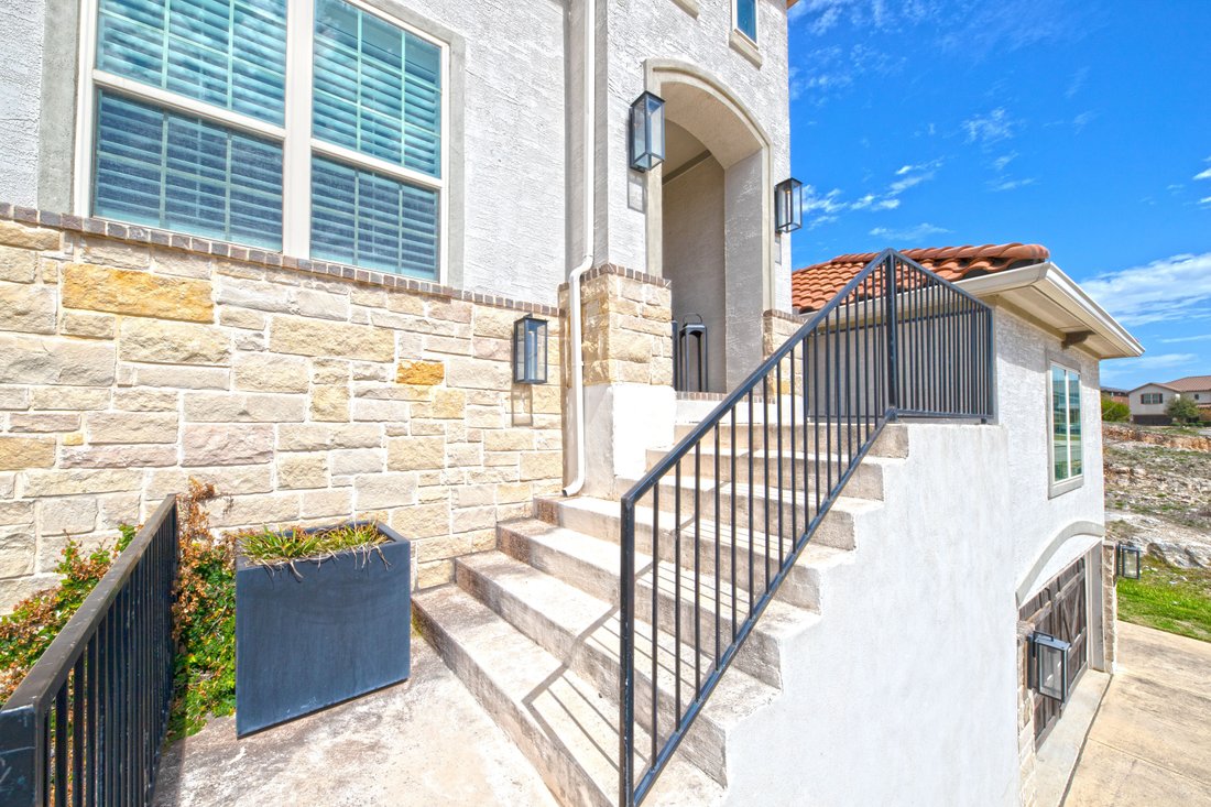 House in San Antonio, Texas, United States 3 - 15351907