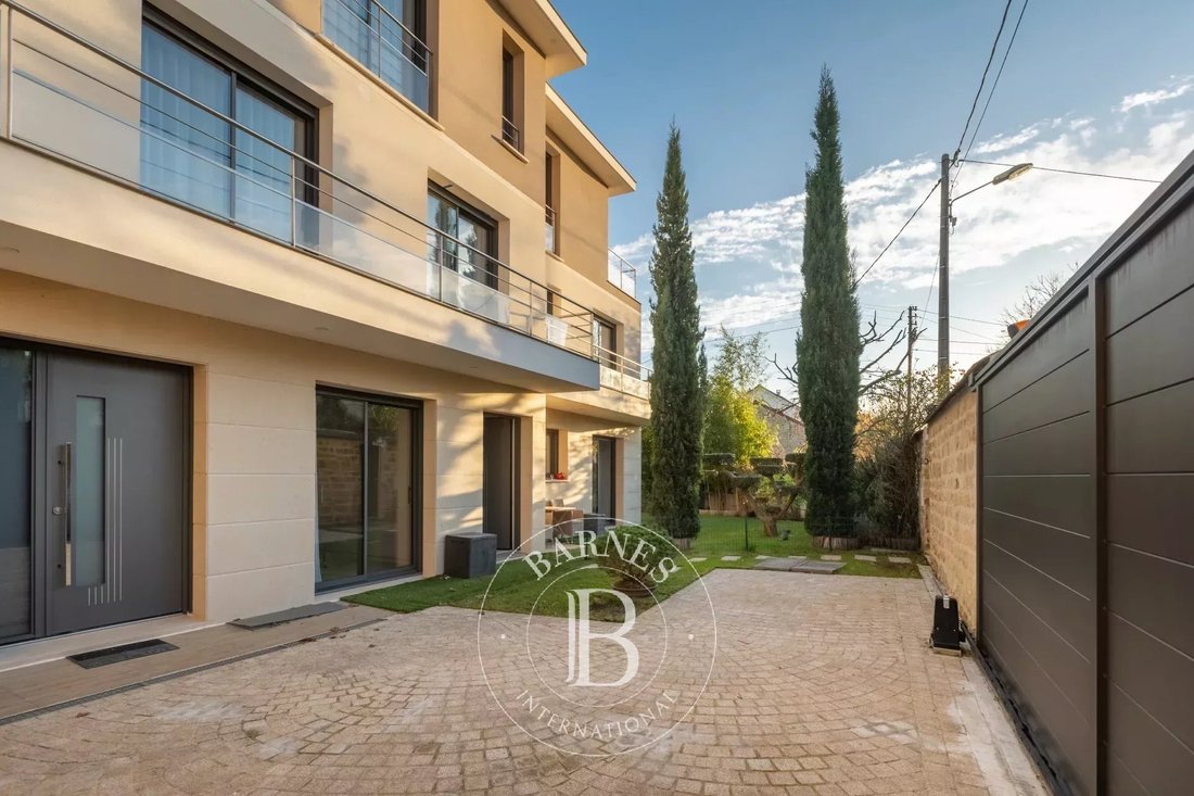 Villa in Chatou, Ile-de-France, France 1 - 14998377