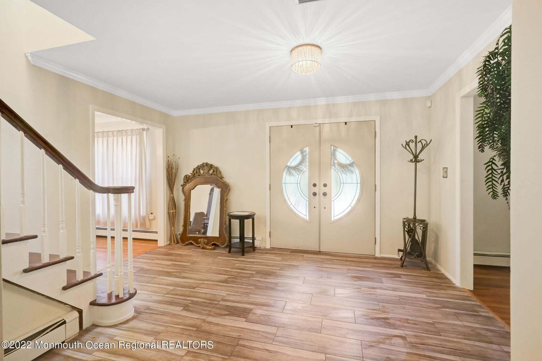 House in Marlboro Township, New Jersey, United States 4 - 15356026
