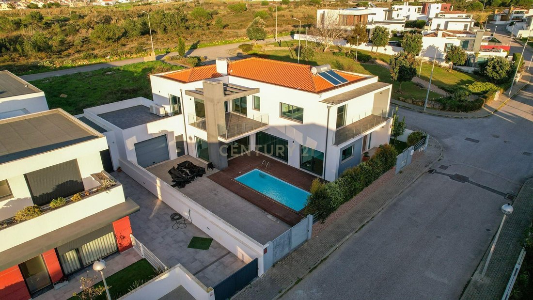 Villa in Ericeira, Lisbon, Portugal 1 - 14532003