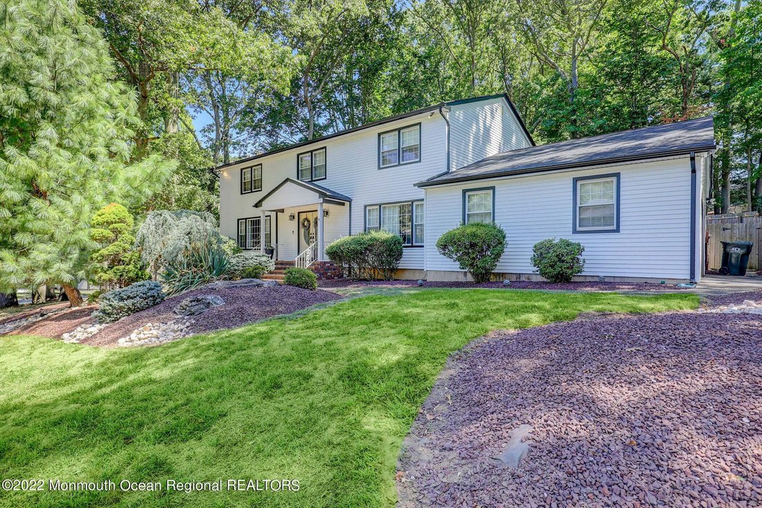 House in Marlboro Township, New Jersey, United States 1 - 15356026