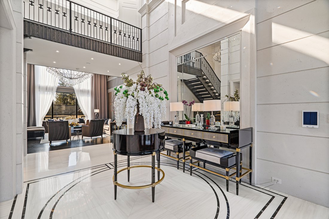 House in Oakville, Ontario, Canada 5 - 15335769