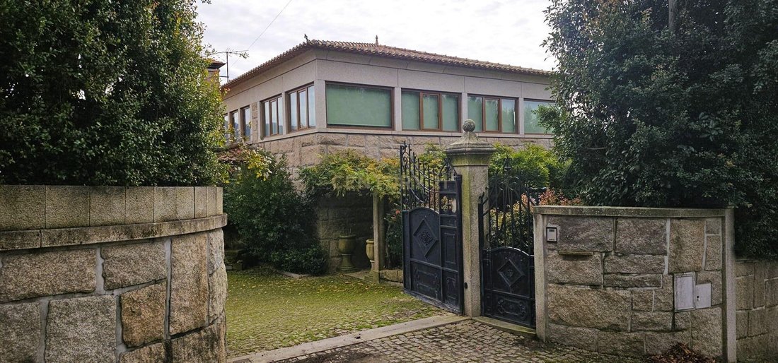 Villa in Alpendorada, Varzea e Torrao, Porto District, Portugal 1 - 15021381
