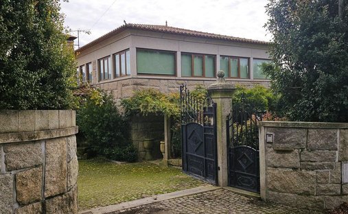 Villa in Alpendorada, Varzea e Torrao, Porto District, Portugal 1