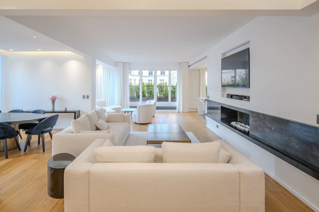 Apartment in Triangle d'Or, Paris 8e Arrondissement, Paris 2 - 15352665