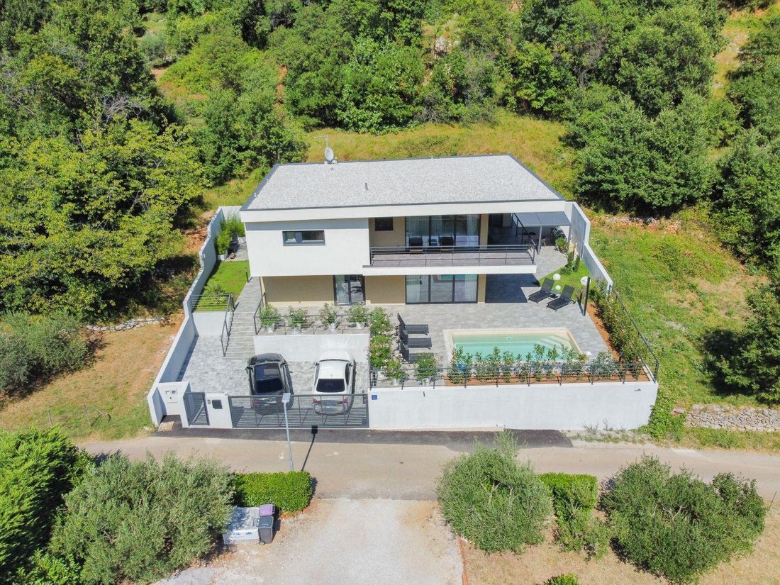 Villa in Opcina Moscenicka Draga, Primorje-Gorski Kotar County, Croatia 1 - 14585987