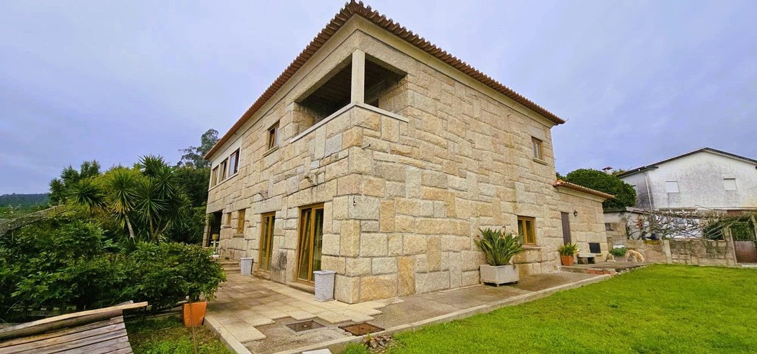 Villa in Alpendorada, Varzea e Torrao, Porto District, Portugal 4 - 15021381
