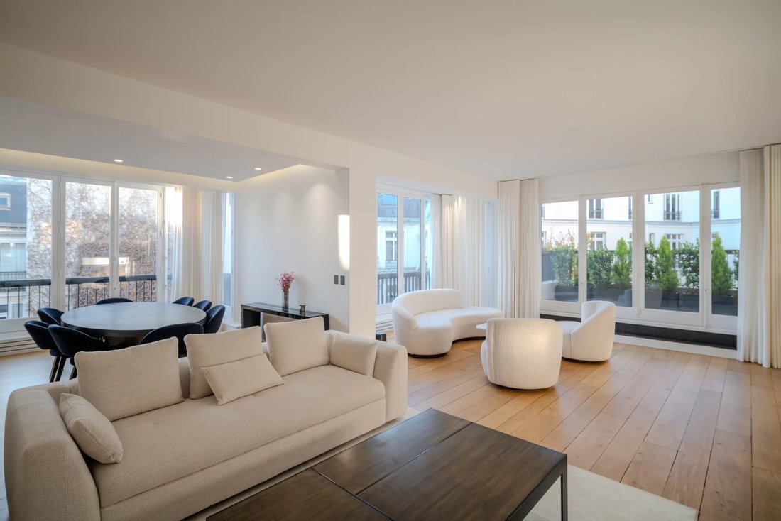 Apartment in Triangle d'Or, Paris 8e Arrondissement, Paris 1 - 15352665