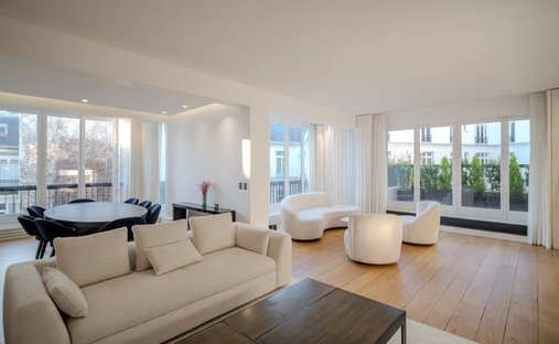 Apartment in Triangle d'Or, Paris 8e Arrondissement, Paris 1
