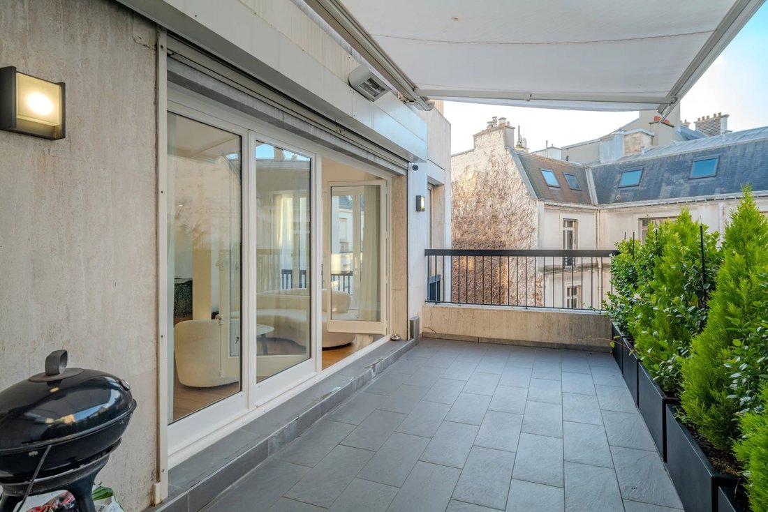 Apartment in Triangle d'Or, Paris 8e Arrondissement, Paris 3 - 15352665