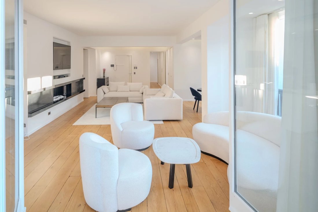 Apartment in Triangle d'Or, Paris 8e Arrondissement, Paris 4 - 15352665