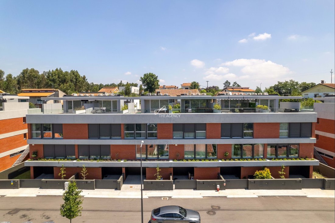 Townhouse in Foz do Sousa, Porto District, Portugal 2 - 15350761