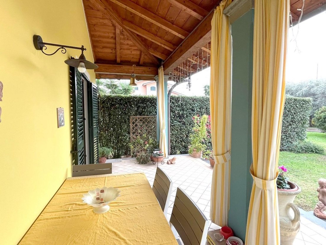 Villa in Seravezza, Tuscany, Italy 4 - 15357214