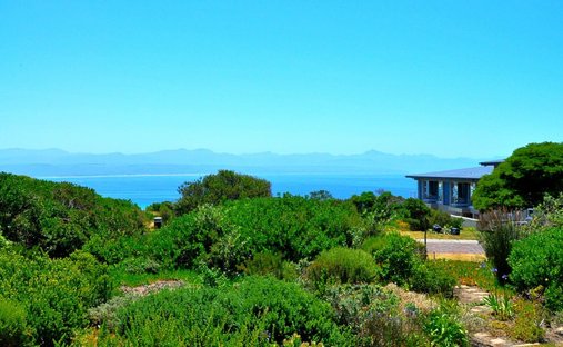 Luxe vue sur l’océan maisons à vendre à Whale Rock Ridge, Plettenberg ...