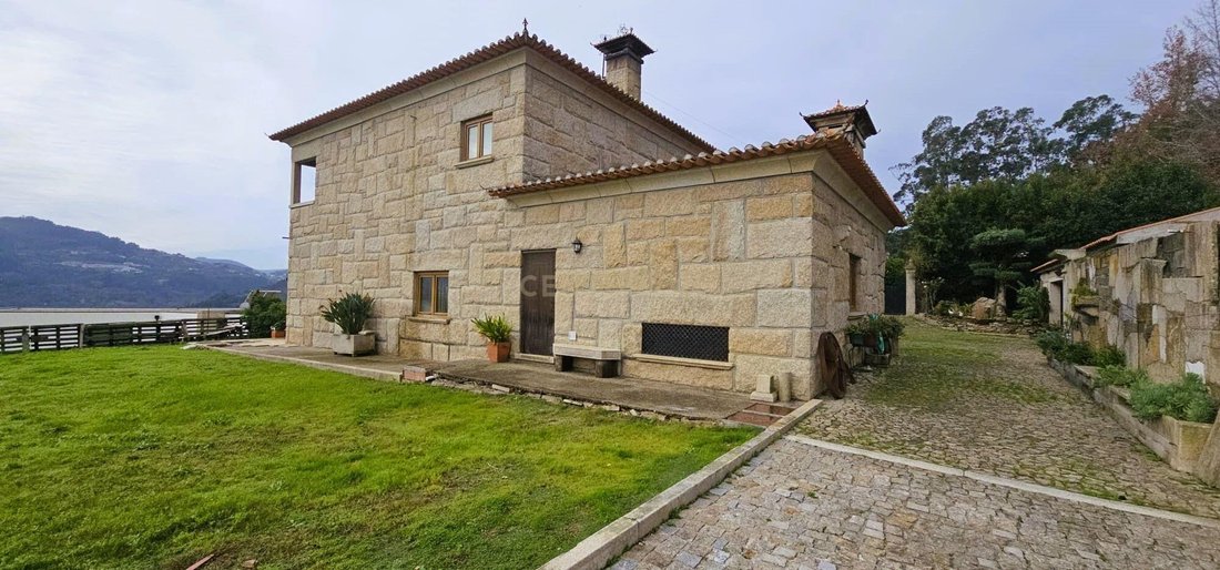 Villa in Alpendorada, Varzea e Torrao, Porto District, Portugal 5 - 15021381