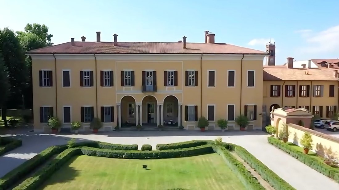 Villa in Rovellasca, Lombardy, Italy 3 - 15353097