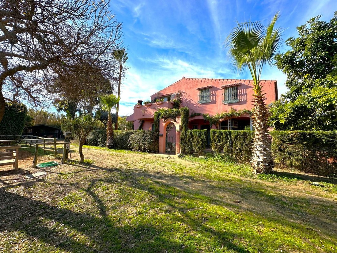 Villa in Estepona, Andalusia, Spain 1 - 15357897