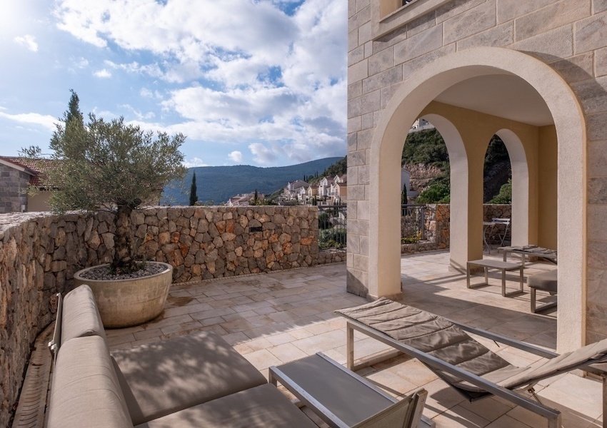 Apartment in Milovići, Tivat Municipality, Montenegro 1 - 15358139