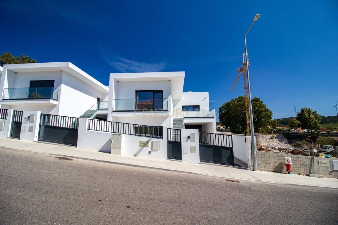 Villa in Santa Maria, Sao Pedro e Matacaes, Lisbon, Portugal 3 - 15280621