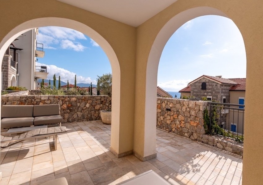 Apartment in Milovići, Tivat Municipality, Montenegro 2 - 15358139
