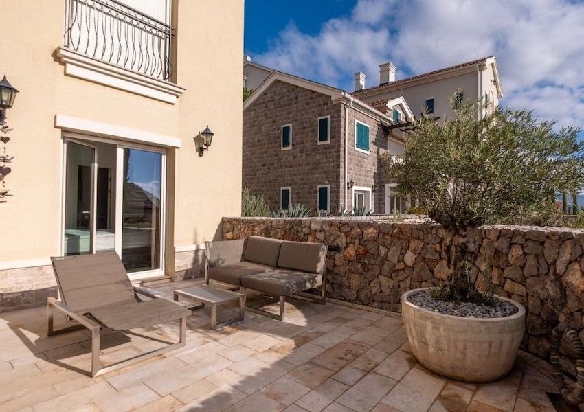 Apartment in Milovići, Tivat Municipality, Montenegro 5 - 15358139