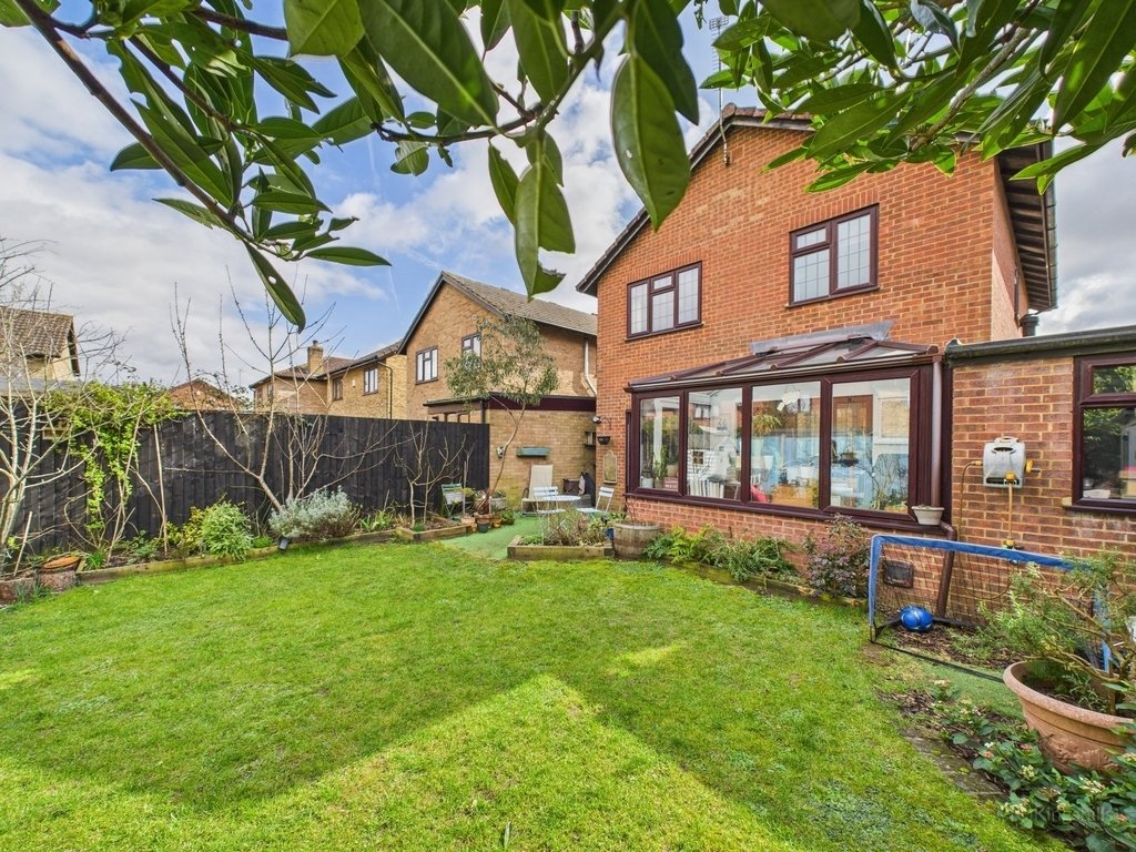 House in Buckinghamshire, England 2 - 15358532