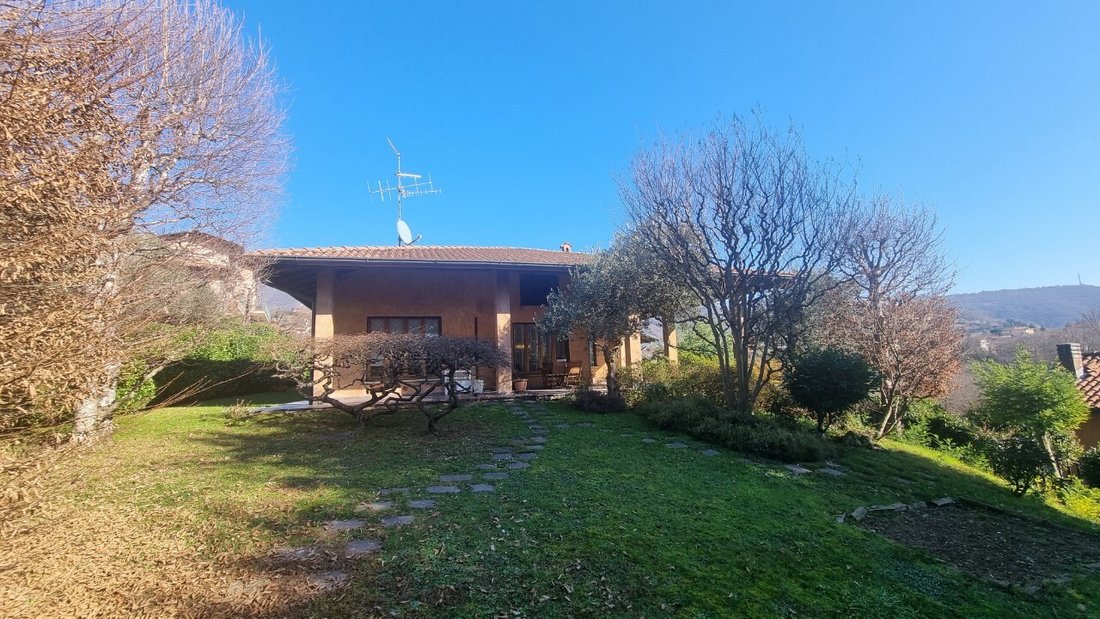 Villa in Sorisole, Lombardy, Italy 1 - 15359404