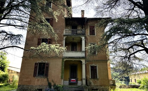 Villa in Clusone, Lombardy, Italy 1