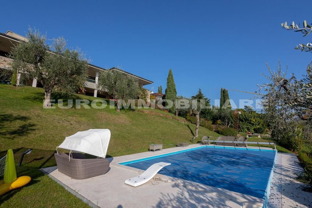Villa in Padenghe sul Garda, Lombardy, Italy 5 - 15359901
