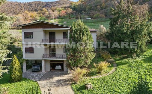 Villa in Mompiano, Brescia, Italy 1