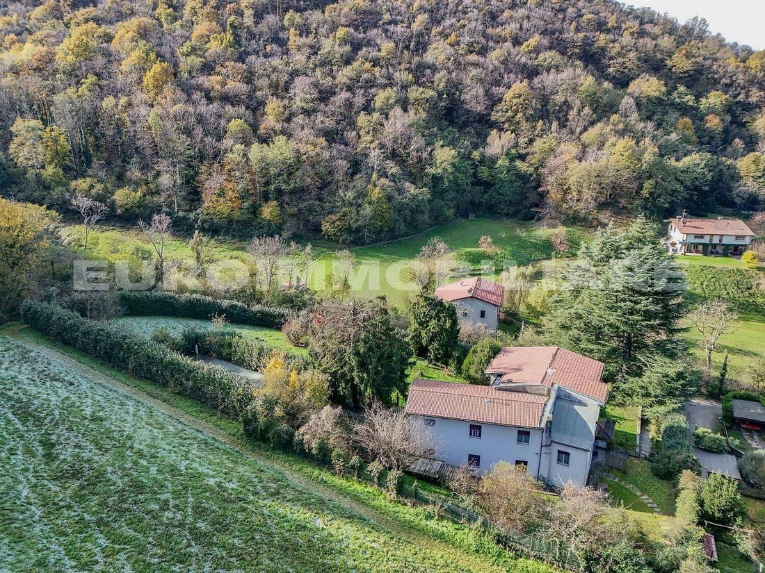 Villa in Mompiano, Brescia, Italy 2 - 15359793