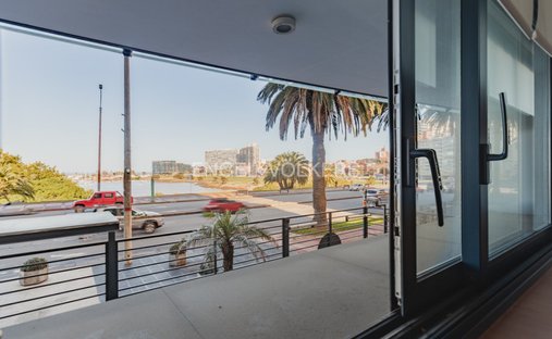 Appartamento in Puerto del Buceo, Uruguay 1
