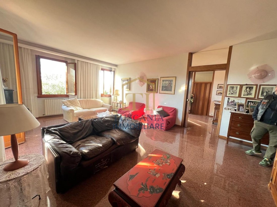Villa in Poggibonsi, Tuscany, Italy 2 - 15010095