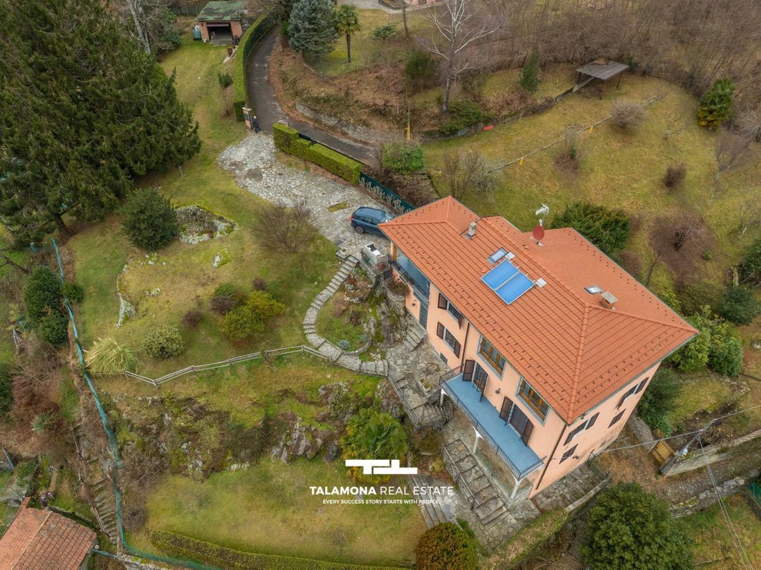 House in Dumenza, Lombardy, Italy 4 - 15362560