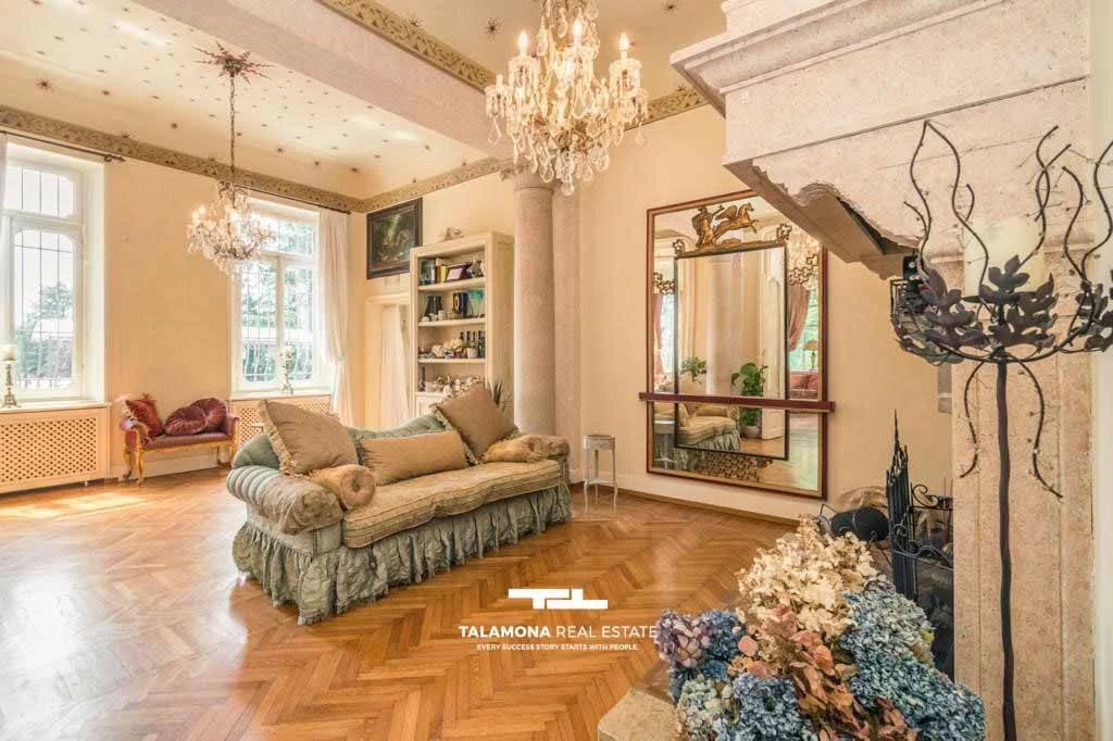 House in Varese, Lombardy, Italy 4 - 15362544