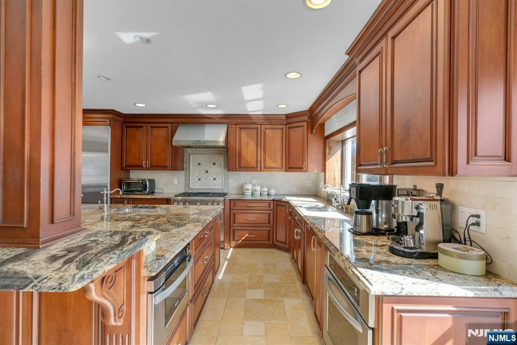 House in Franklin Lakes, New Jersey, United States 5 - 15361688