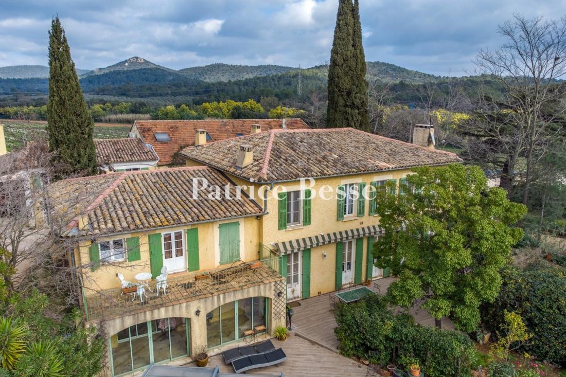 La Maison des Vignes: A 19th-Century Provençal Dream Between Sea & Vine