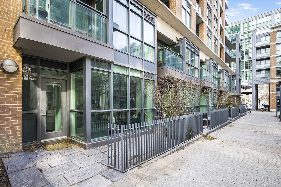 Condo in Toronto, Ontario, Canada 2 - 15363588