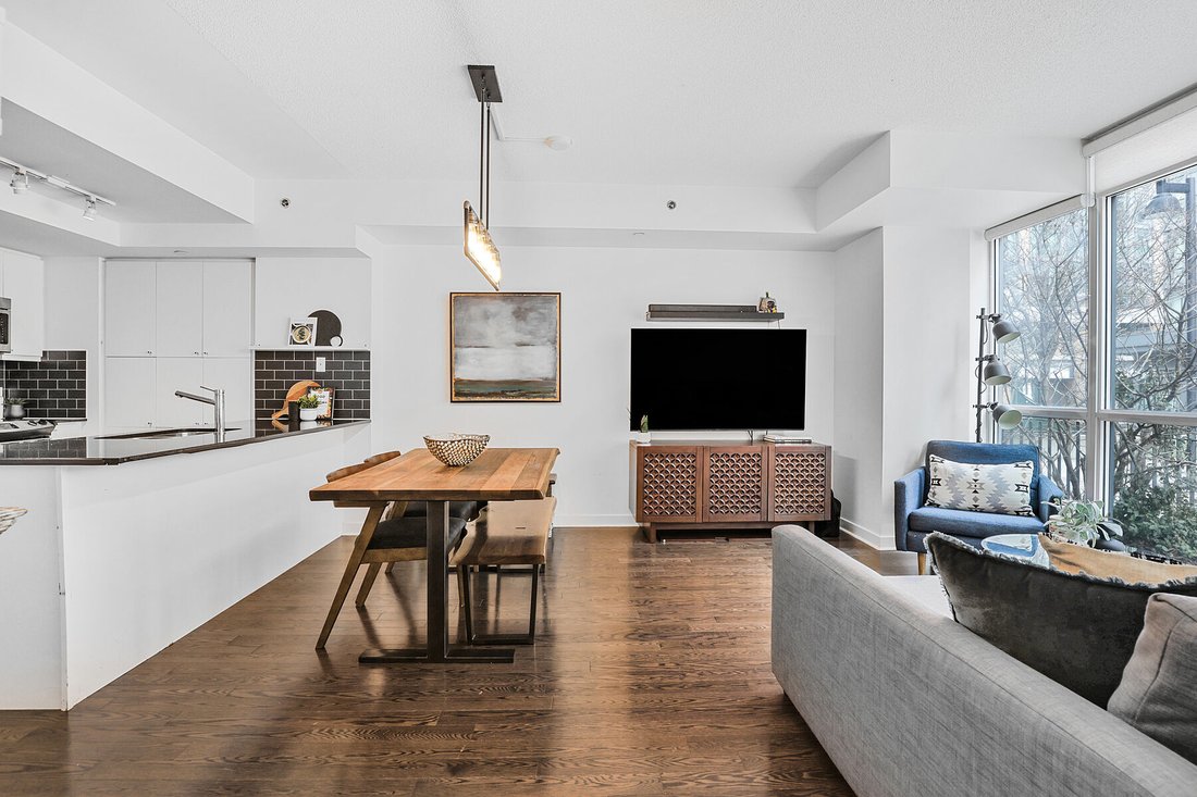 Condo in Toronto, Ontario, Canada 1 - 15363588