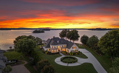House in Denver, North Carolina, United States 1