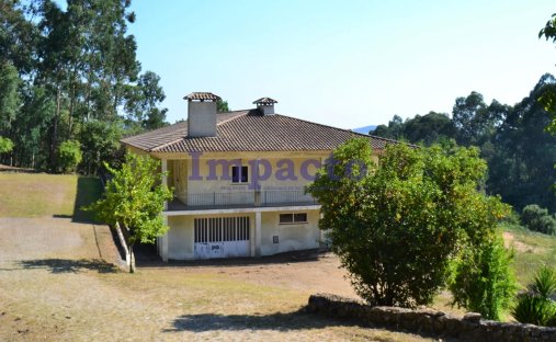 House in Fajoes, Aveiro District, Portugal 1