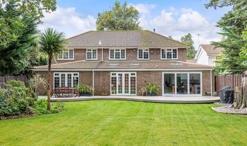 Luxury modern houses for sale in Weybridge, England, United Kingdom ...