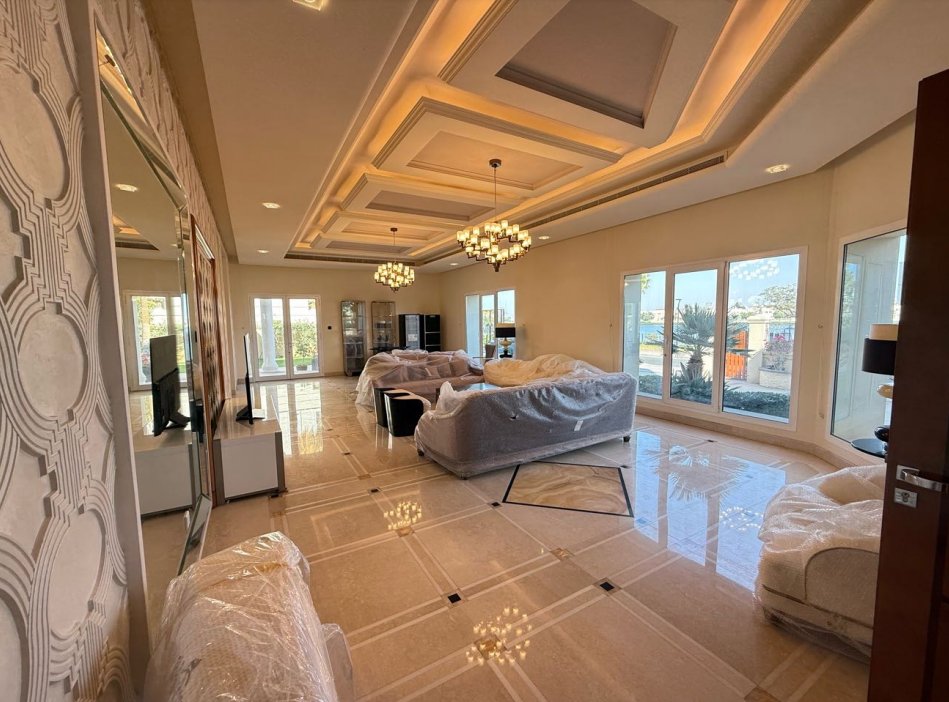 Villa in Emirates Hills, Dubai, United Arab Emirates 2 - 15368273