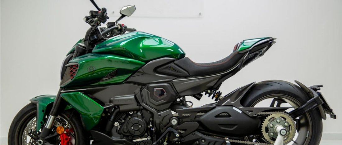 Motorcycle in Parma, Emilia-Romagna, Italy 4 - 15049823