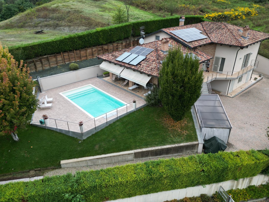 House in Corneliano d'Alba, Piedmont, Italy 1 - 14833239