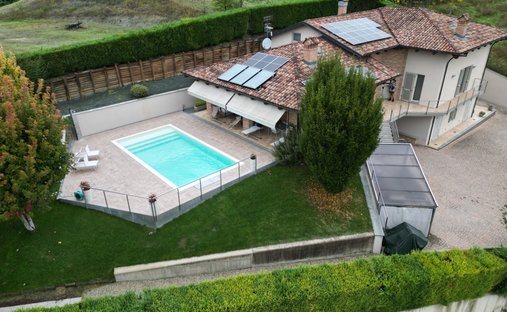 House in Corneliano d'Alba, Piedmont, Italy 1